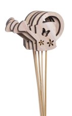 Dřevěná konvička s motivem kytičky a motýlků 9cm/dl. 38cm - zápich 6ks