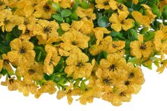 Dekorační věnec z umělých kvítků a eukalyptu Ø 50cm