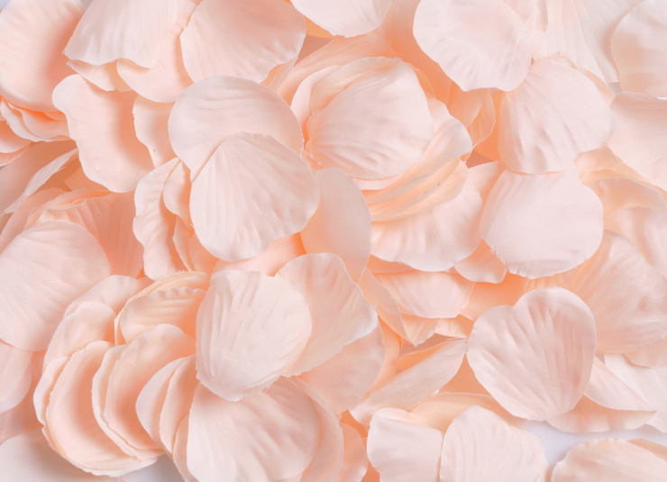 Umělé textilní plátky růží vel. 4,5cm cca 100ks