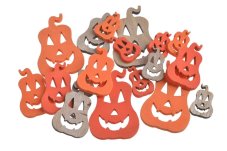 Dřevěné dýně Halloween 3,5–7 cm – oranžové a přírodní, 18 ks