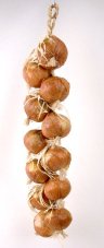 Umělá cibule svázaná do copu, cibule 7cm/dl. celkem 70cm