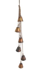 Dekorace girlanda z kovových zvonků 6 kusů na provázku .(4.5cmØx5,5cmH) 71cmH