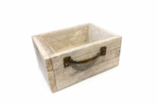 Dřevěný truhlík s kovovým úchytem bílý s patinou – 29 × 13 × 9,5 cm