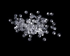Dekorace - flitry ve tvaru diamantů 0,4cm - 33g