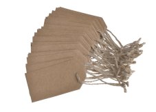 Papírové jmenovky na pověšení (4cmL x 7,4cmH) dl. celkem 14cm - 30ks